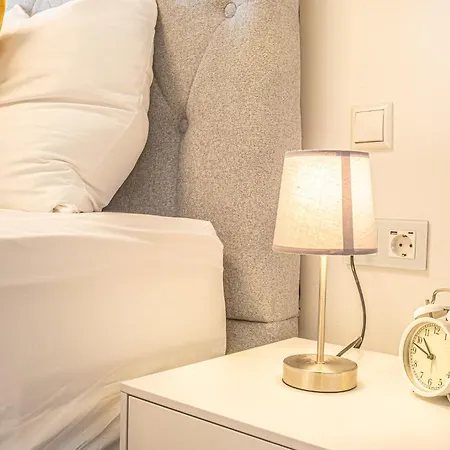 Elegant & Air Condition 5br - By The Danube River Apartment