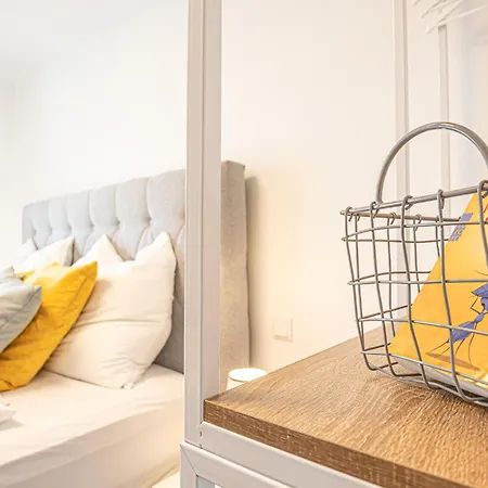 Apartment Elegant & Air Condition 5br - By The Danube River *