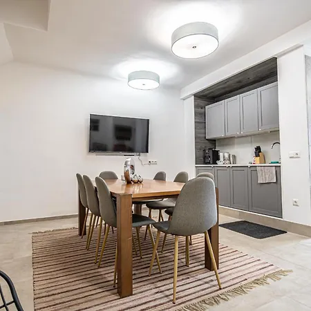 Appartement Elegant & Air Condition 5br - By The Danube River