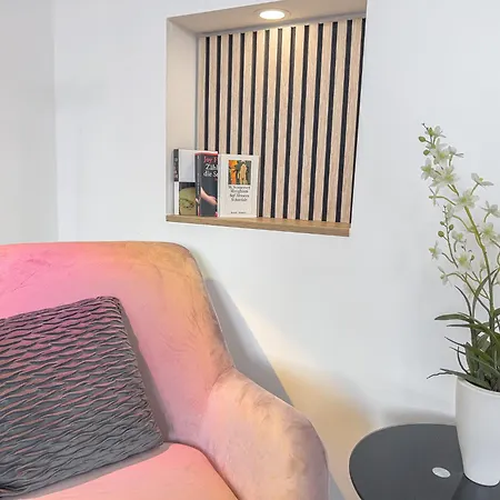 Elegant & Air Condition 5br - By The Danube River *