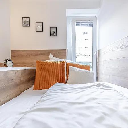 Elegant & Air Condition 5br - By The Danube River Appartement Krems an der Donau