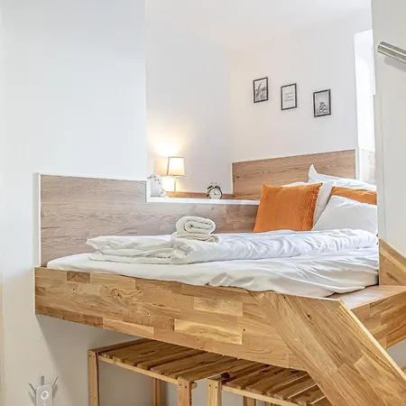 Elegant & Air Condition 5br - By The Danube River