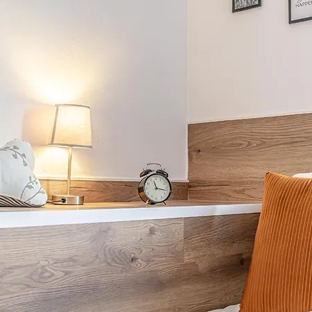Elegant & Air Condition 5br - By The Danube River Appartement *