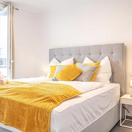 Elegant & Air Condition 5br - By The Danube River