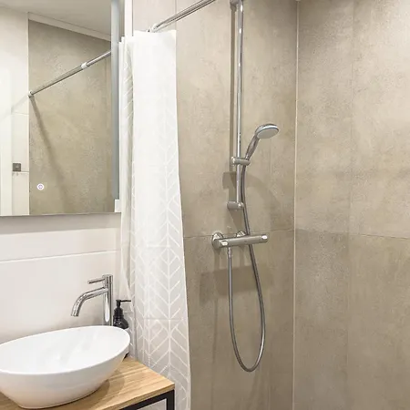 Appartement Elegant & Air Condition 5br - By The Danube River *